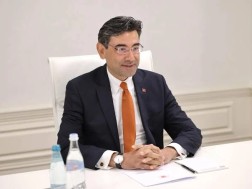 მუსტაფა თურქერ არი