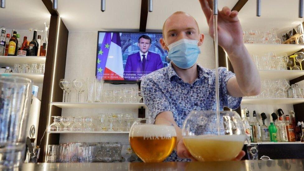 საფრანგეთში მედიცინის მუშაკების აცრა სავალდებულო ხდება - BBC 