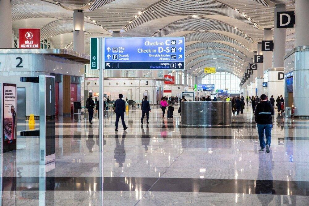 Airports in Istanbul Host 49% More Travelers than in 2020