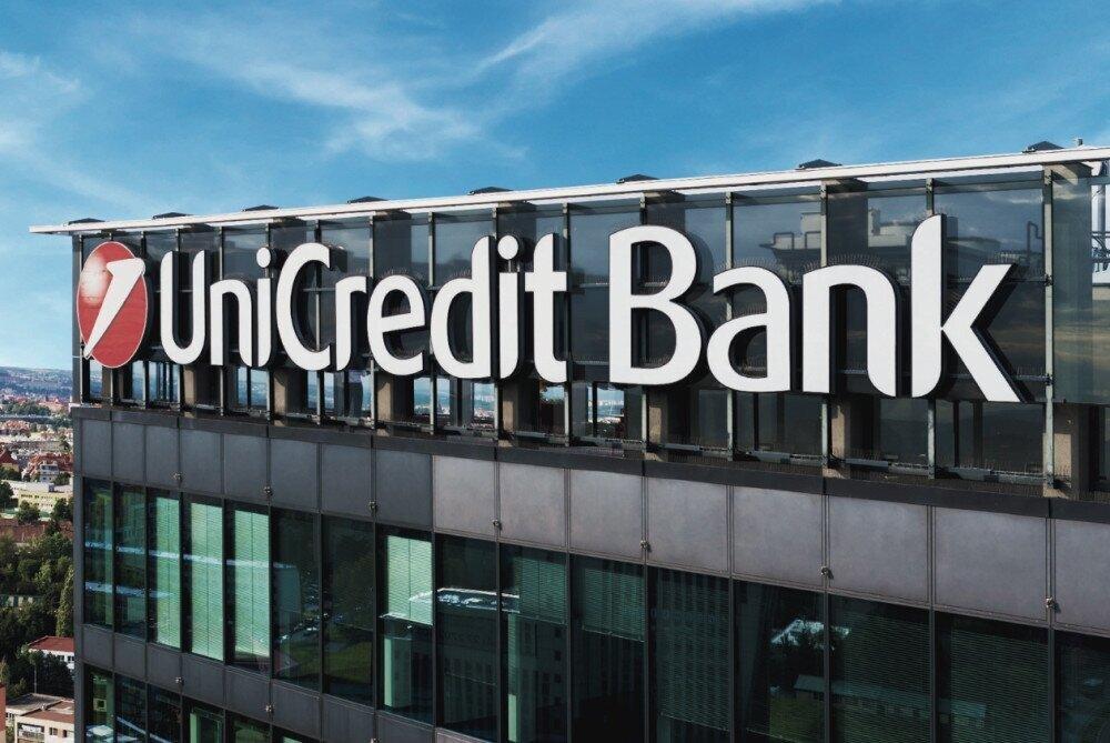 UniCredit drops bid for Russian bank over Ukraine tensions