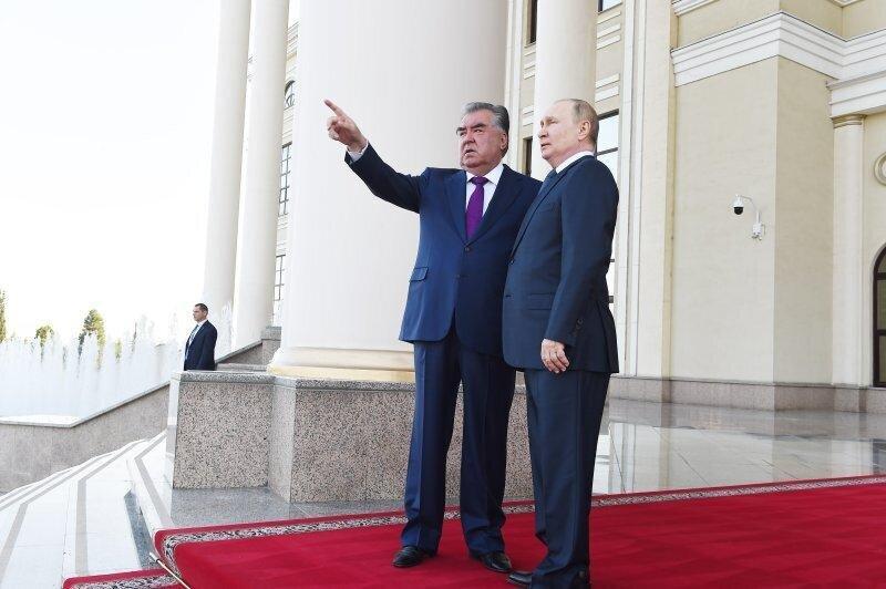 What was Putin doing in Tajikistan?
