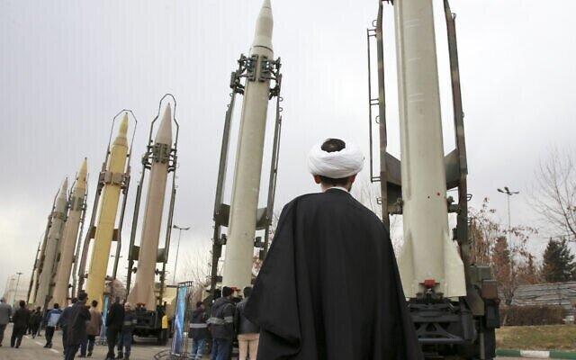აიათოლა ხამენეის მრჩეველის განცხადებით ირანს ბირთვული იარაღის შექმნისთვის საჭირო შესაძლებლობები აქვს