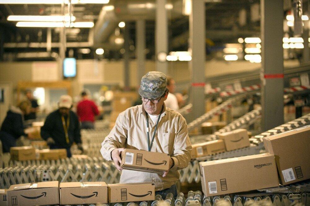 Amazon to lay off 10,000 people