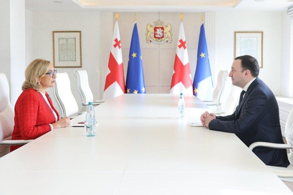 PM Met New Ambassador To Romania