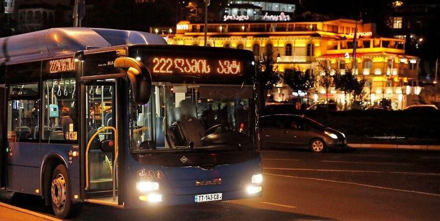 თბილისში ღამის ავტობუსი გაუქმდა - რატომ შეაჩერა მერიამ "ღამის ეკონომიკის" საპილოტე პროექტი 